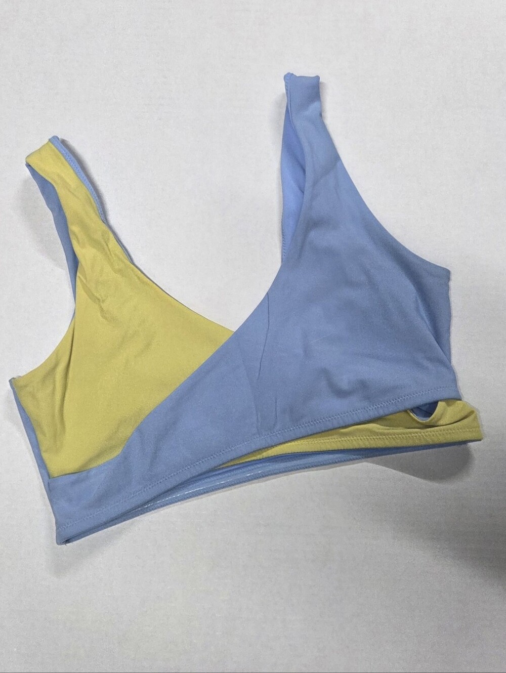 Fabletics Blue and Yellow Sports Bra Size L